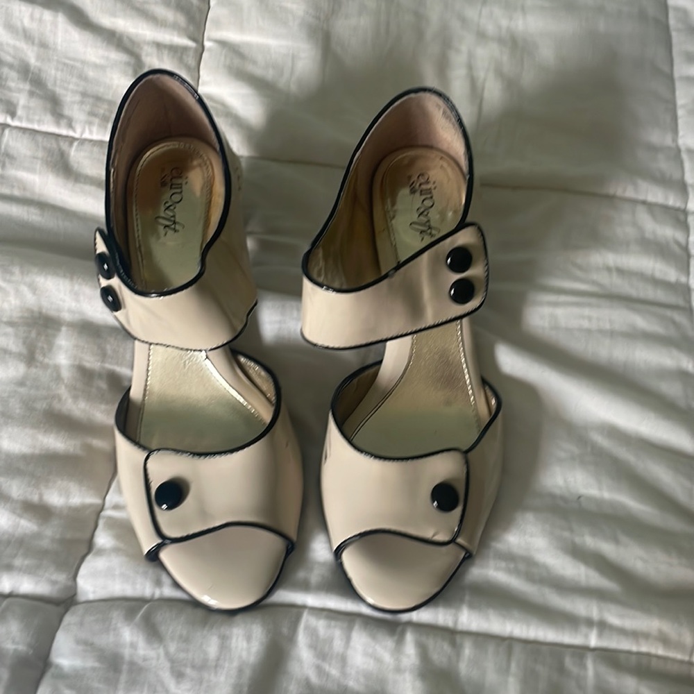 Mary Jane toe heels